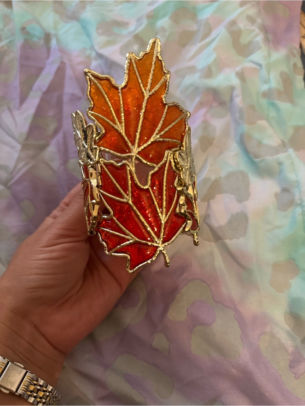 Maple leaf plug in
